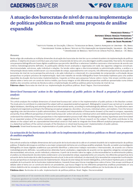 A atuação dos burocratas de nível de rua na implementação de políticas públicas no Brasil: uma proposta de análise expandida