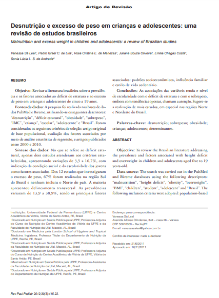 Desnutrição e excesso de peso em crianças e adolescentes: uma revisão de estudos brasileiros