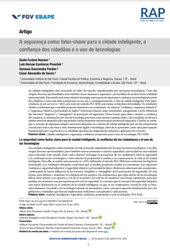 A segurança como fator-chave para a cidade inteligente, a confiança dos cidadãos e o uso de tecnologias